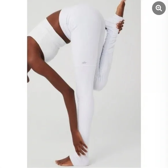 ALO YOGA IDOL LEGGING Color: Jungle Glossy: light green - Picture 13 of 13